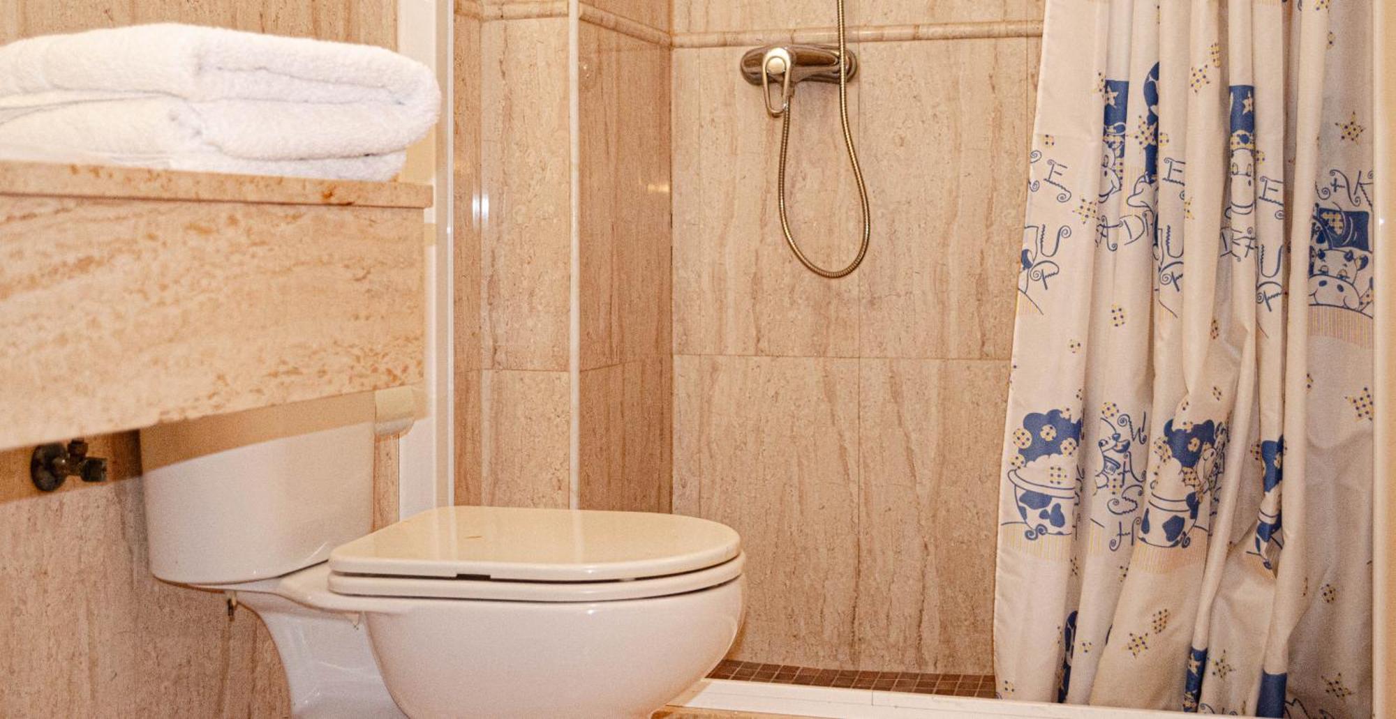Hostal Gran Via Levante Torrevieja Bagian luar foto