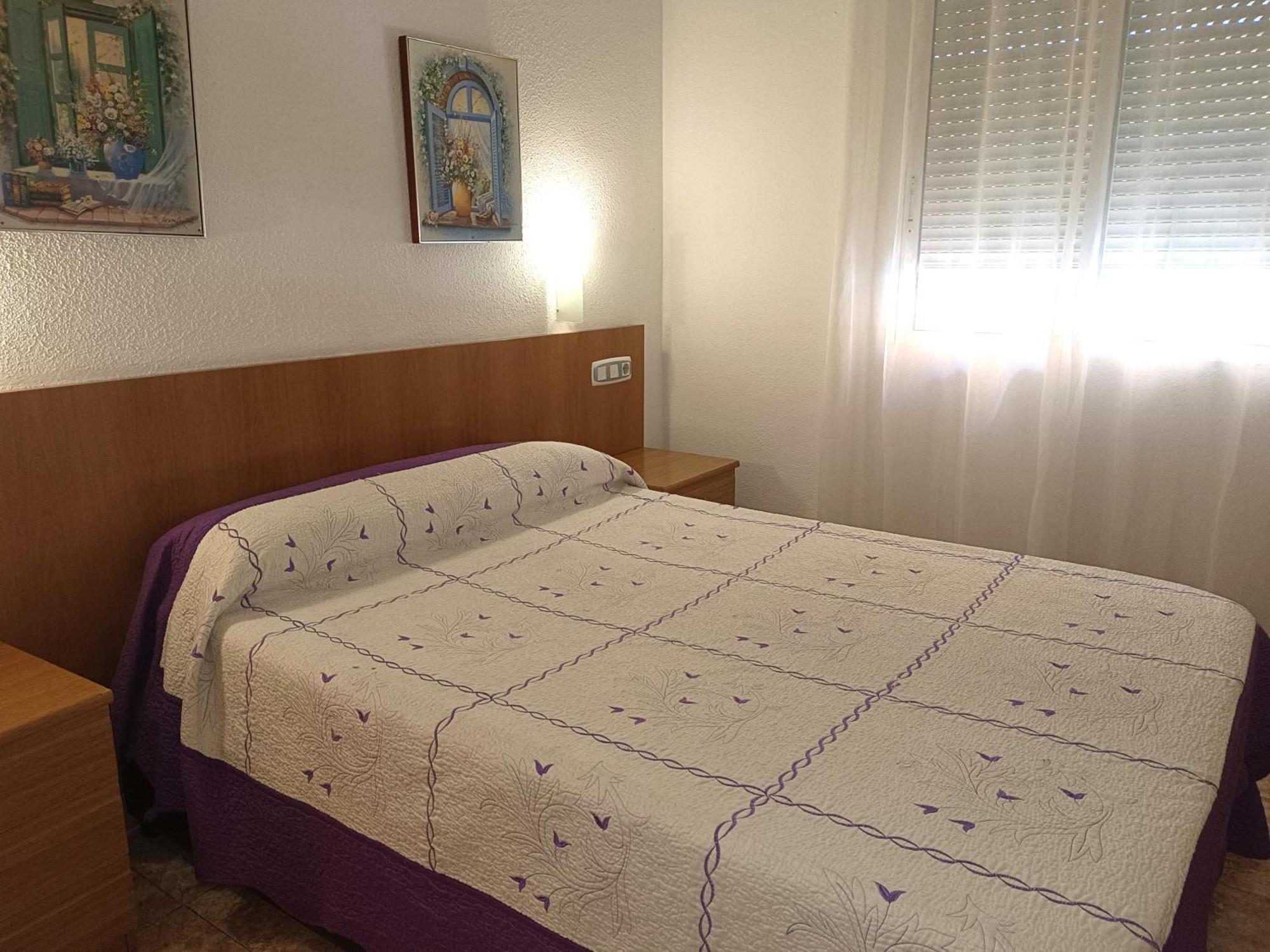 Hostal Gran Via Levante Torrevieja Bagian luar foto